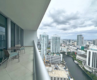 Great Apartment, Miami River and the Biscayne Bay View. Brickell, Miami