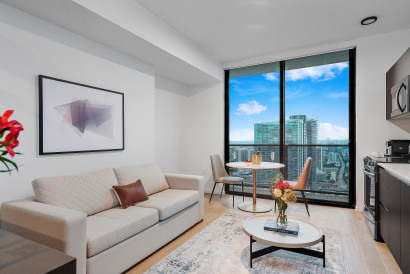 Serenity by the Bay | Luxe Miami Studio with Captivating Views | Downtown Oasis with Premium Amenities