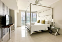 High Floor Apartment, Icon Brickell Miami. Best Urban Resort, Free SPA, Gym.