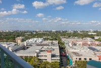 Private Apartment for 4, Balcony. Free Pool & Parking. Arya, Miami