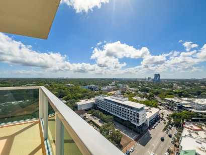 Front Ocean View, 2BR Apartment, Pool, Hot Tub, Free Parking, Arya, Miami