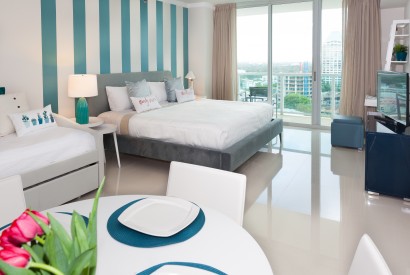 Studio for 4, Balcony, Kitchenette. Free Pool & Parking. Arya, Miami