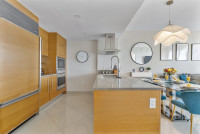 Great Apartment, Miami River and the Biscayne Bay View. Brickell, Miami