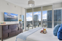 Great Apartment, Miami River and the Biscayne Bay View. Brickell, Miami