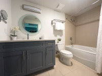 Gorgeous Two-Bed studio, Sleeps 4, Lateral Sea Views, Free Parking, Pool