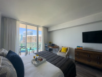 Gorgeous Two-Bed studio, Sleeps 4, Lateral Sea Views, Free Parking, Pool