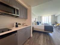 Gorgeous Two-Bed studio, Sleeps 4, Lateral Sea Views, Free Parking, Pool