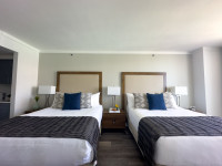 Gorgeous Two-Bed studio, Sleeps 4, Lateral Sea Views, Free Parking, Pool