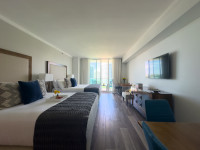 Gorgeous Two-Bed studio, Sleeps 4, Lateral Sea Views, Free Parking, Pool