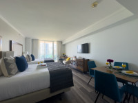 Gorgeous Two-Bed studio, Sleeps 4, Lateral Sea Views, Free Parking, Pool