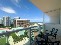 Gorgeous Two-Bed studio, Sleeps 4, Lateral Sea Views, Free Parking, Pool