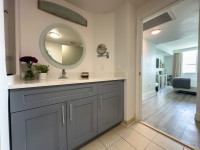 King Suite, Fridge, Microwave, POOL, FREE Parking