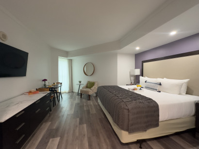 Private Room, Full Bathroom, Fridge, Microwave, POOL, FREE Parking