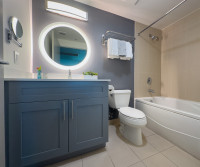 Studio with Full Kitchen. Remodeled. Lateral Sea View, Pool, Gym, Parking.