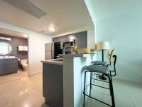Studio with Full Kitchen. Remodeled. Lateral Sea View, Pool, Gym, Parking.