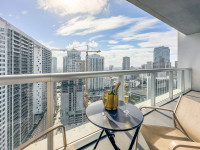 Great Apartment at the Best Place in Miami. Icon Brickell. Free SPA, Gym, Saunas, WI-FI
