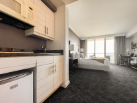 Studio. Balcony, Kitchenette. Free Pool, Parking. Arya, Miami