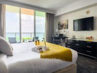 Studio. Balcony, Kitchenette. Free Pool, Parking. Arya, Miami