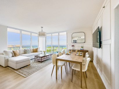 Corner Apartment. Elegant Design, Full Ocean Views, Wrap-around Balcony, Free Parking.