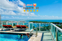 Front Bay View, Studio with Full Kitchen and King-Size Bed. FREE Pool, Parking, Wi-Fi.