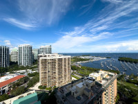 NEW Studio, Two-Queens, Sleeps 4, Lateral Sea Views, FREE Parking