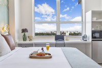 King Hotel Room, Coconut Grove, Arya, FREE Parking, Pool, Gym