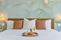 King Hotel Room, Coconut Grove, Arya, FREE Parking, Pool, Gym