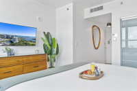 King Hotel Room, Coconut Grove, Arya, FREE Parking, Pool, Gym