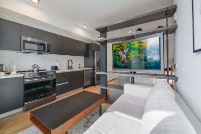 Luxe Miami Studio with Captivating Bay Views |Serenity by the Bay | Downtown Oasis with Premium Amenities