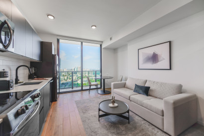 Serenity by the Bay | Luxe Miami Studio with Captivating Views | Downtown Oasis with Premium Amenities