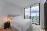 Luxe Miami Apartment, Great Views, Downtown Oasis with Premium Amenities