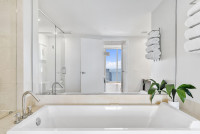 Overlooking the Ocean, 2/2 Property, Free Wi-Fi, SPA. Brickell, Miami
