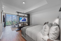 Luxe Miami Studio with Captivating Bay Views |Serenity by the Bay | Downtown Oasis with Premium Amenities