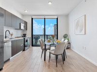 Luxe Miami Apartment, Great Views, Downtown Oasis with Premium Amenities