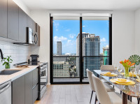 Luxe Miami Apartment, Great Views, Downtown Oasis with Premium Amenities