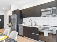 Luxe Miami Apartment, Great Views, Downtown Oasis with Premium Amenities