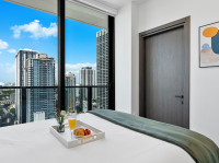 Luxe Miami Apartment, Great Views, Downtown Oasis with Premium Amenities