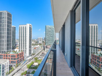 Luxe Miami Apartment, Great Views, Downtown Oasis with Premium Amenities