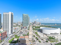 Luxe Miami Apartment, Great Views, Downtown Oasis with Premium Amenities