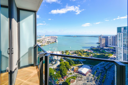 Luxe Miami Studio with Captivating Views | Downtown Oasis with Premium Amenities