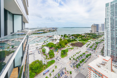 Luxe Miami Studio with Captivating Views | Downtown Oasis with Premium Amenities