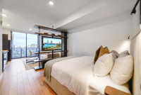 Luxe Miami Studio with Unbelievable Bay Views |Serenity by the Bay | Downtown Oasis with Premium Amenities