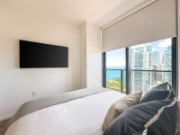 Unbelievable View, Luxe Apartment, 3 Baths, Downtown Miammi Oasis with Premium Amenities