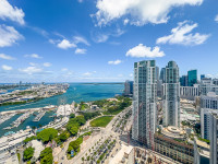 Unbelievable View, Luxe Apartment, 3 Baths, Downtown Miammi Oasis with Premium Amenities