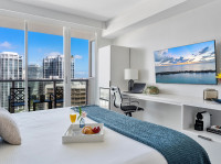 Double King Room. Free Parking, Pool, Gym, Wi-Fi