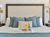 Double King Room. Free Parking, Pool, Gym, Wi-Fi