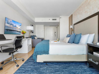 Double King Room. Free Parking, Pool, Gym, Wi-Fi