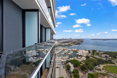 Luxe Miami Studio with Captivating Views | Downtown Oasis with Premium Amenities