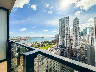 Luxe Miami Studio with Captivating Bay Views |Serenity by the Bay | Downtown Oasis with Premium Amenities