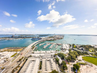 Luxe Miami Apartment, Great Views, 2 Baths, Downtown Oasis with Premium Amenities
